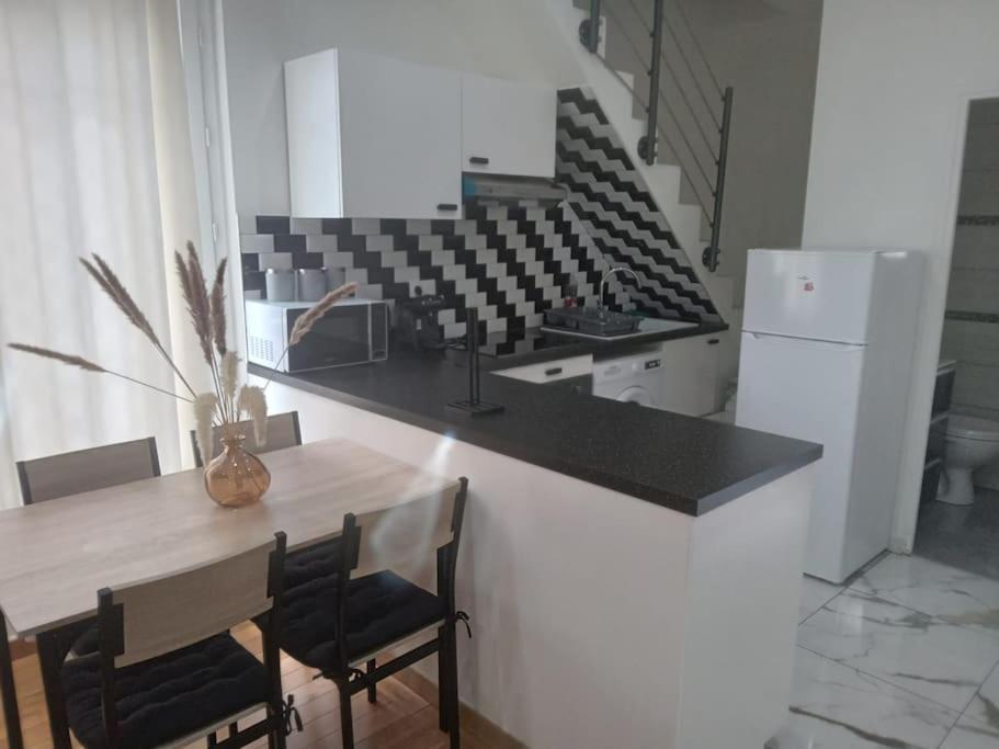 Joli Appartement De Vacances Écouen Extérieur photo